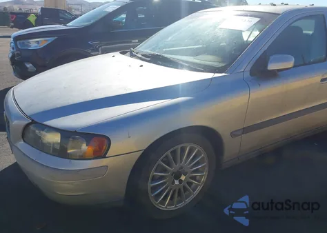 2004 Volvo S60 2.5T z USA, uszkodzony, nr VIN YV1RS59V242388043